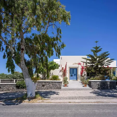 Luxury Santorini 4 Bedroom Secluded Location & Private Pool *