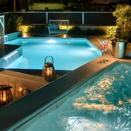 Luxury Santorini 4 Bedroom Secluded Location Private Pool Megalochori *