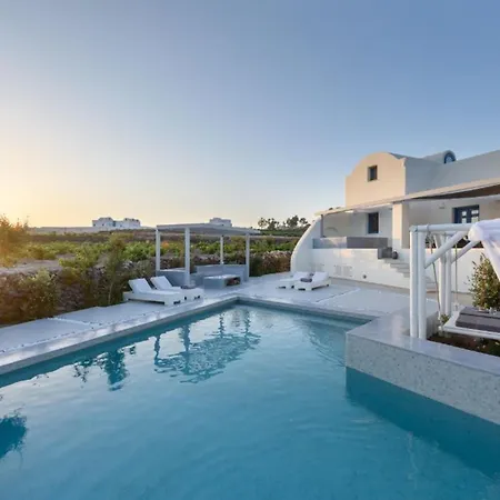Luxury Santorini 4 Bedroom Secluded Location Private Pool Megalochori Βίλα *