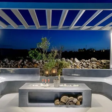 Luxury Santorini 4 Bedroom Secluded Location Private Pool Megalochori Βίλα *