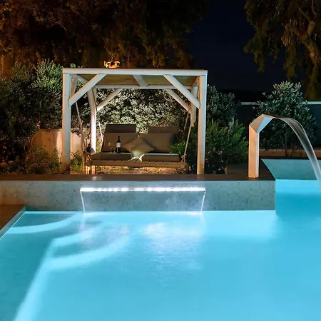 Luxury Santorini 4 Bedroom Secluded Location Private Pool Megalochori Villa *